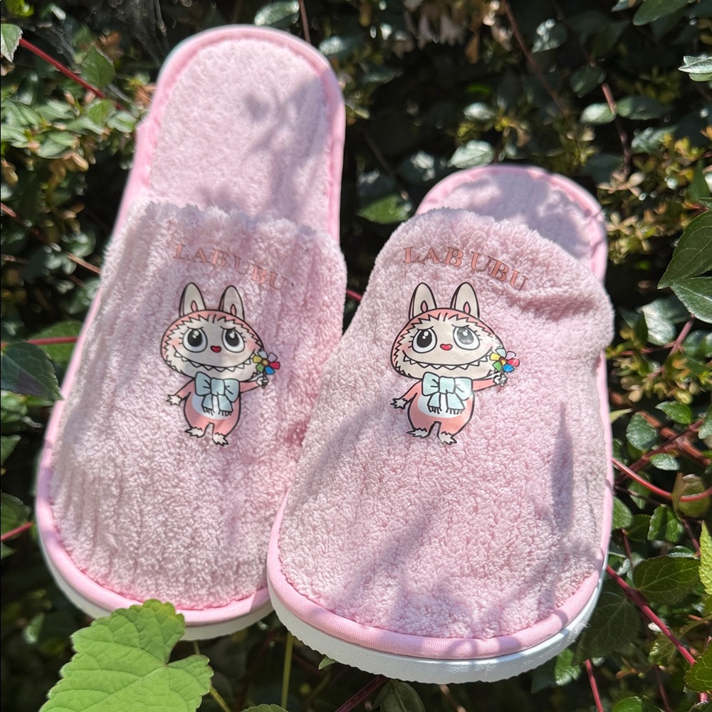 Cute Pink Slippers with MOKOKO Labubu